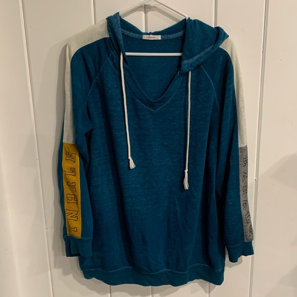Maurice’s Inhale/Exhale Sleeve Design Hooded Top - Picture 1 of 8